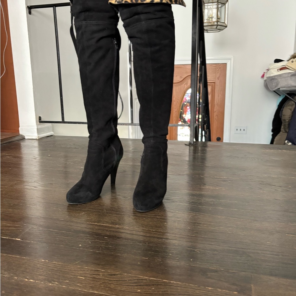 Beverly Johnson Knee Hi Suede Black Women's Boots - image 1